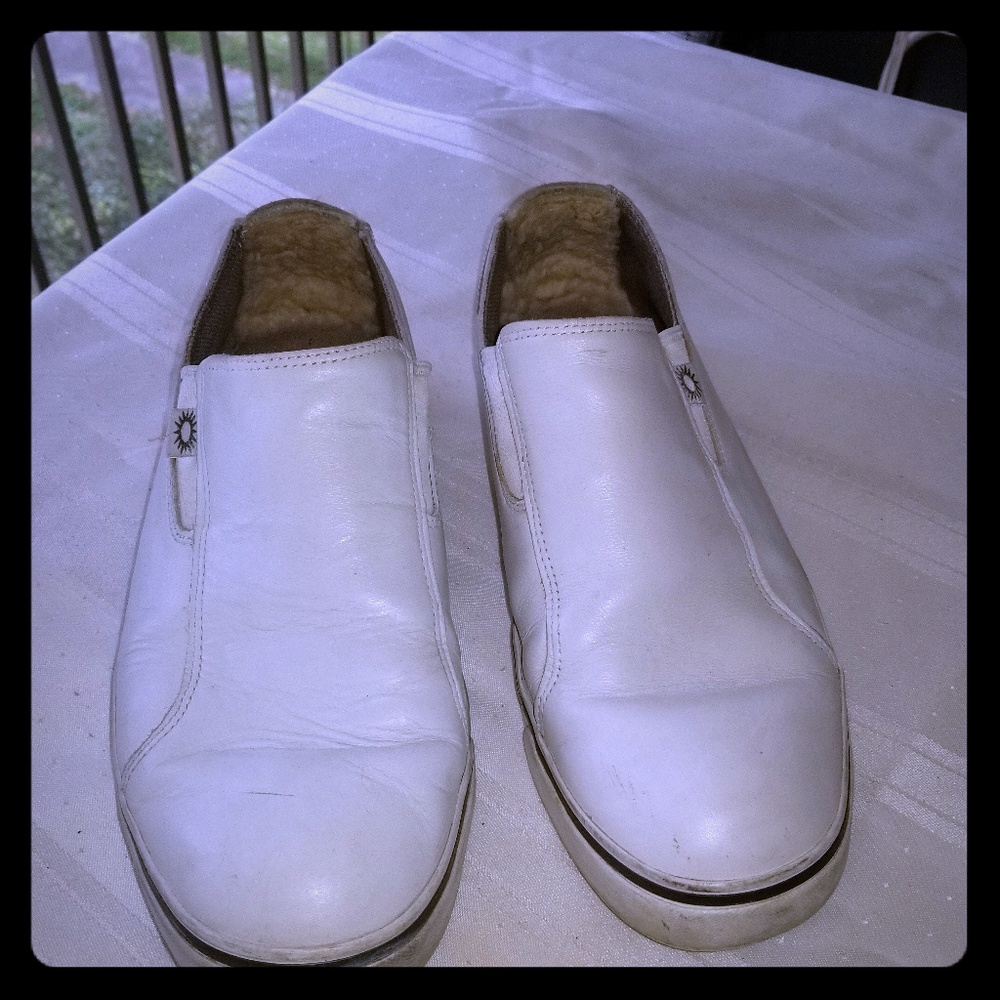*PRE LOVED* UGG White Leather Sneaker